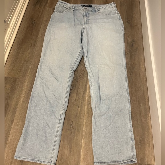 Hollister Ultra HW 90s Straight Jeans - Picture 3 of 4